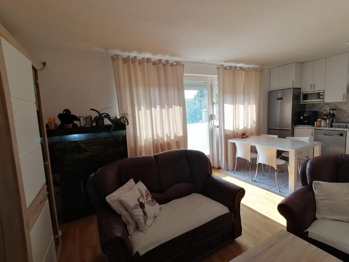 Airport Apartment Surčin Eksteriør bilde