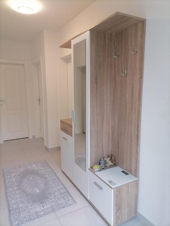 Airport Apartment Surčin Eksteriør bilde